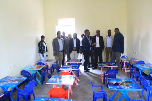 የኢሲሰዩ ዘመናዊ መዋዕለ ሕጻናት በማስገንባት  ለወሊሰ መስተዳደር አስረከበ