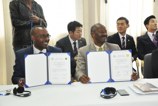 ECSU and  HWPL Sign MOU
