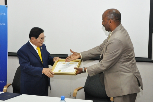 ECSU and  HWPL Sign MOU