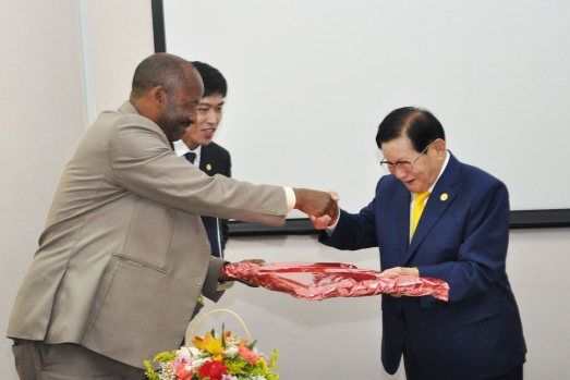 ECSU and  HWPL Sign MOU
