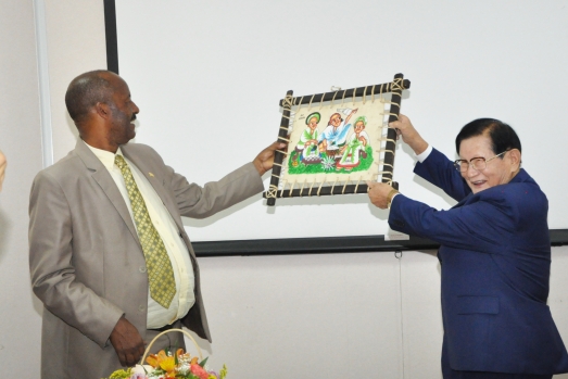 ECSU and  HWPL Sign MOU