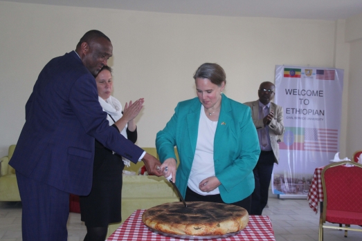 ECSU Discusses With Delegation from USA Embassy