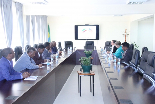 ECSU Discusses With Delegation from USA Embassy