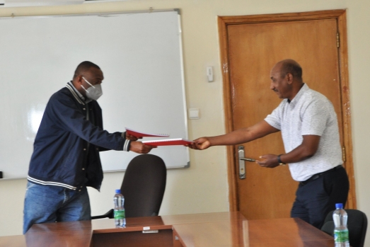 ECSU sign a contract agreement