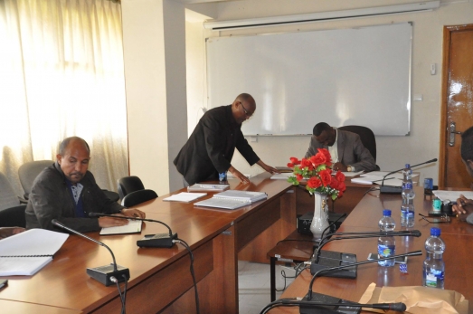 ECSU signs Construction Contract Agreement