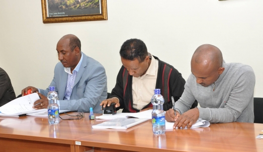 ECSU signs Construction Contract Agreement  