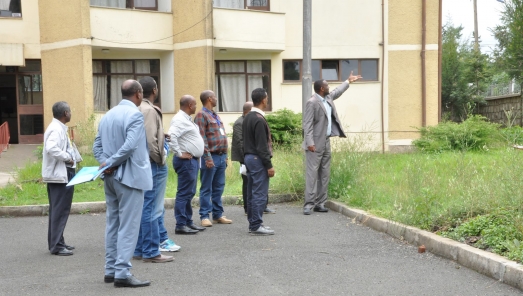 ECSU signs Construction Contract Agreement  