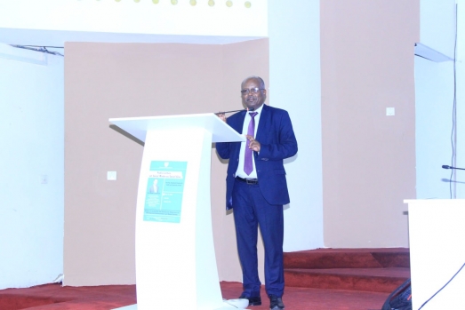  Social media as Social Glue or otherwise