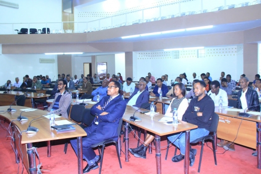  Social media as Social Glue or otherwise