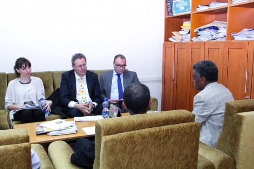Team from SOAS University of London visits ECSU