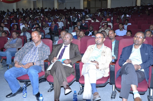 The Commissioners Hold an Introductory Meeting