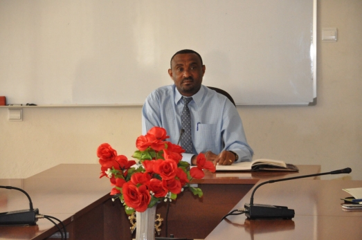 The New President Holds Discussion with Staff