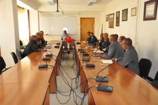 The New President Holds Discussion with Staff