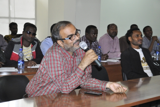                       Center Holds 13th In- Campus Seminar 6