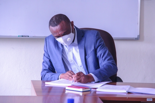 ECSU Sign a Contract Agreement