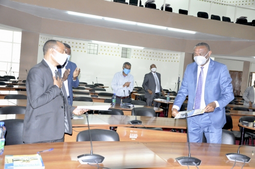 ECSU and HUC Sign MOU