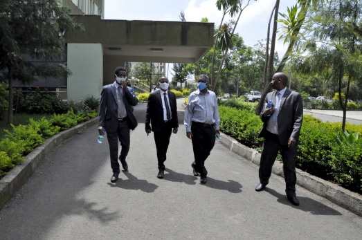 ECSU and HUC Sign MOU